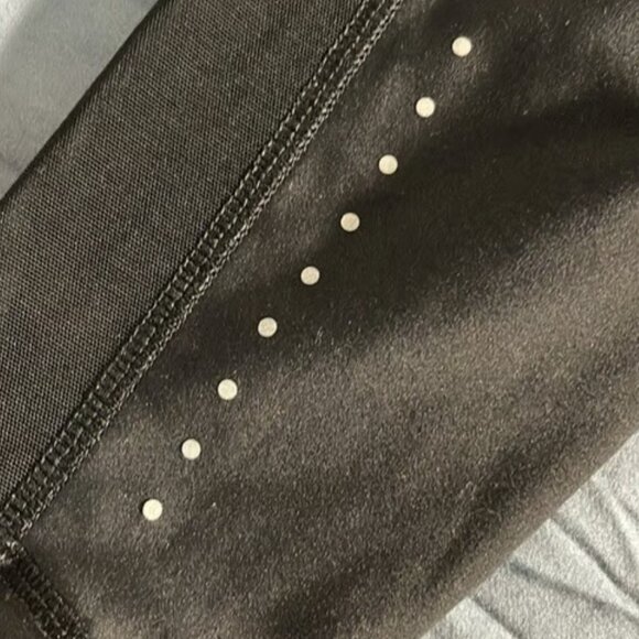 Old Navy Black Active Powersoft Pocket Mesh Leggings Size Small EUC #M-085 - Picture 3 of 5